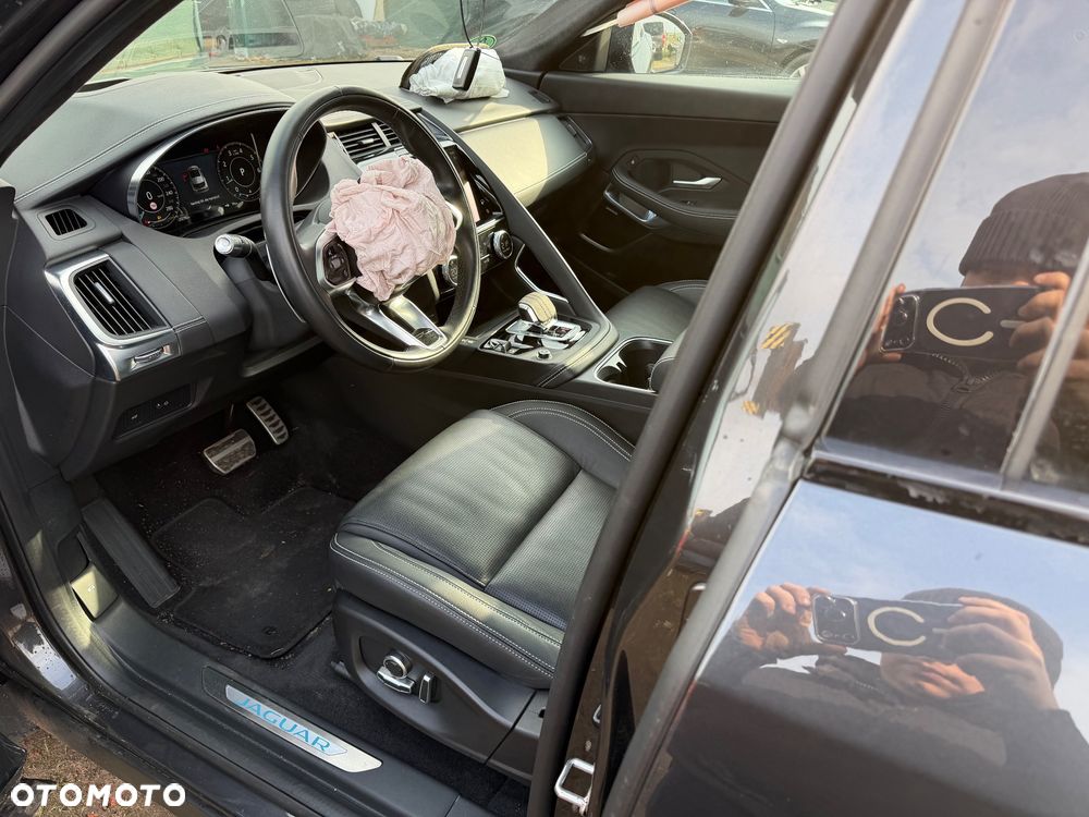 Jaguar E-Pace P300 AWD R-Dynamic HSE - 30