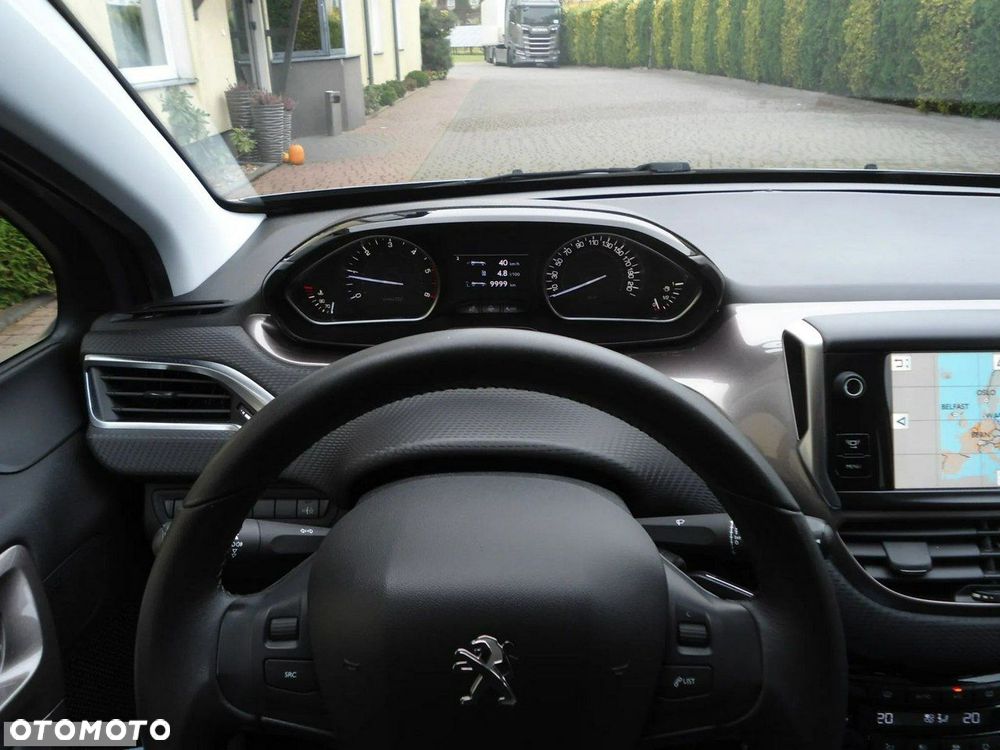 Peugeot 2008 1.6 e-HDi Allure S&S - 34