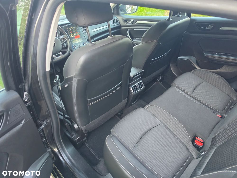 Renault Megane TCe 140 GPF EDC INTENS - 11
