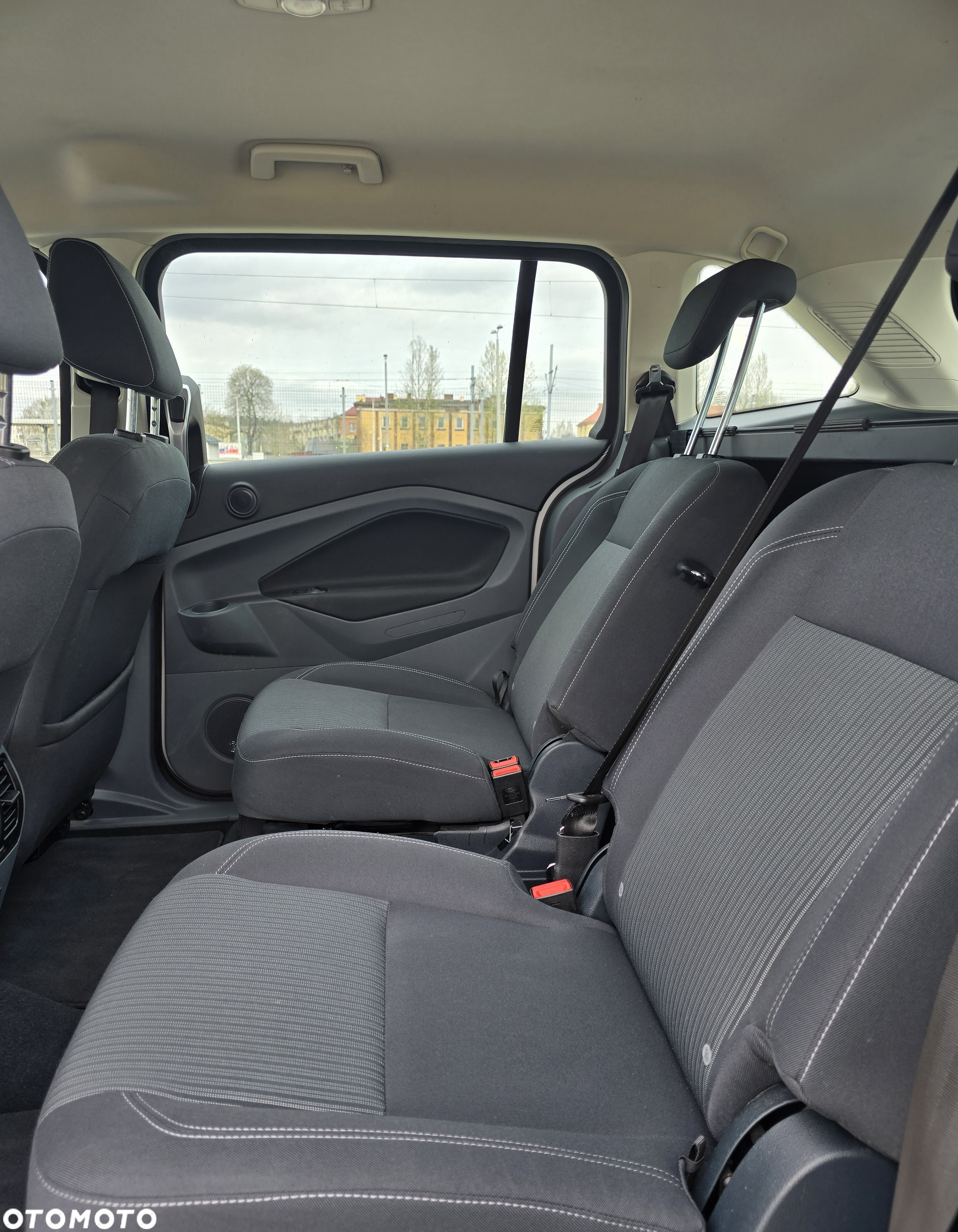 Ford Grand C-MAX 2.0 TDCi Titanium - 22
