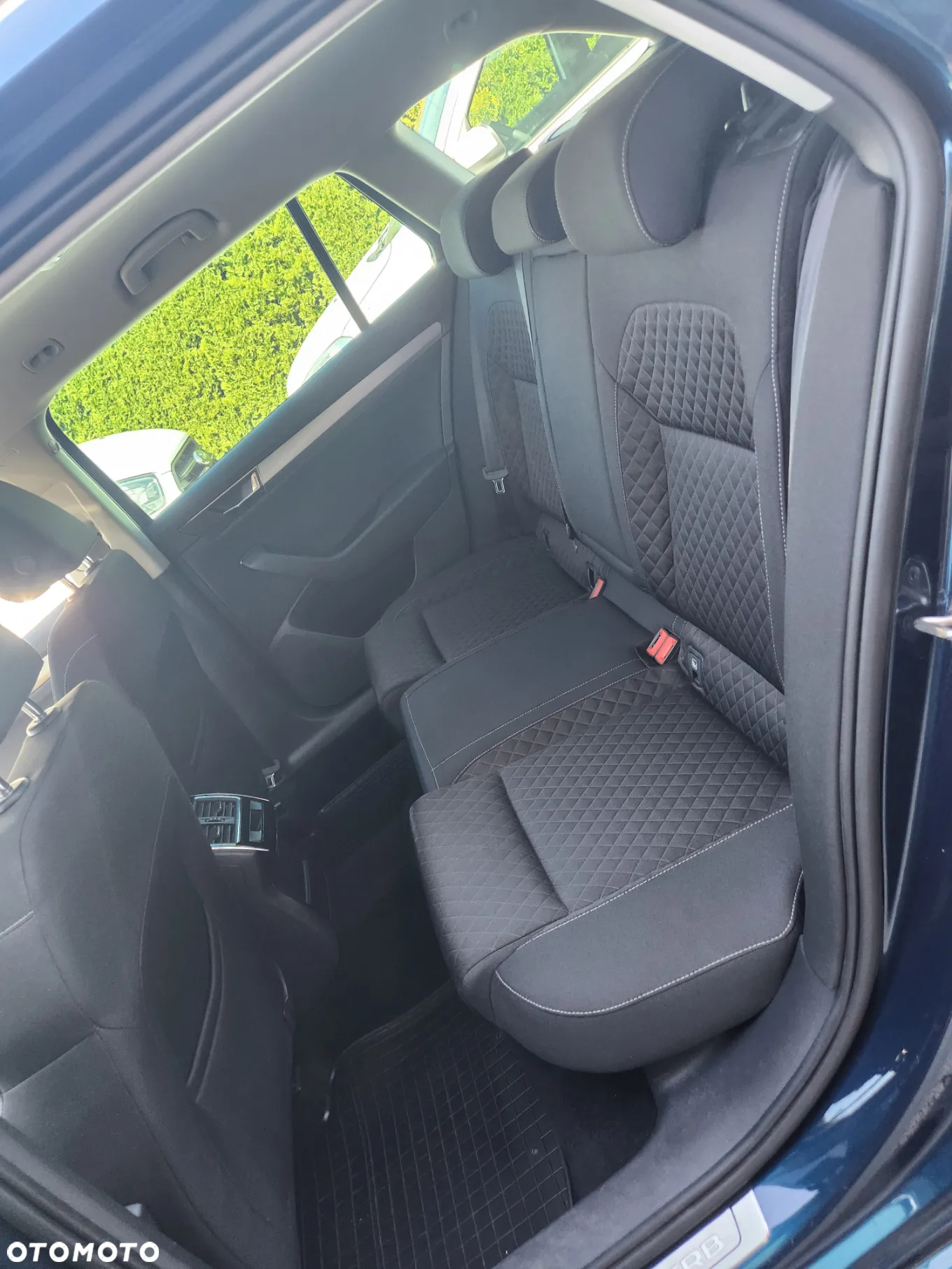 Skoda Superb 2.0 TDI DSG Premium Edition - 16