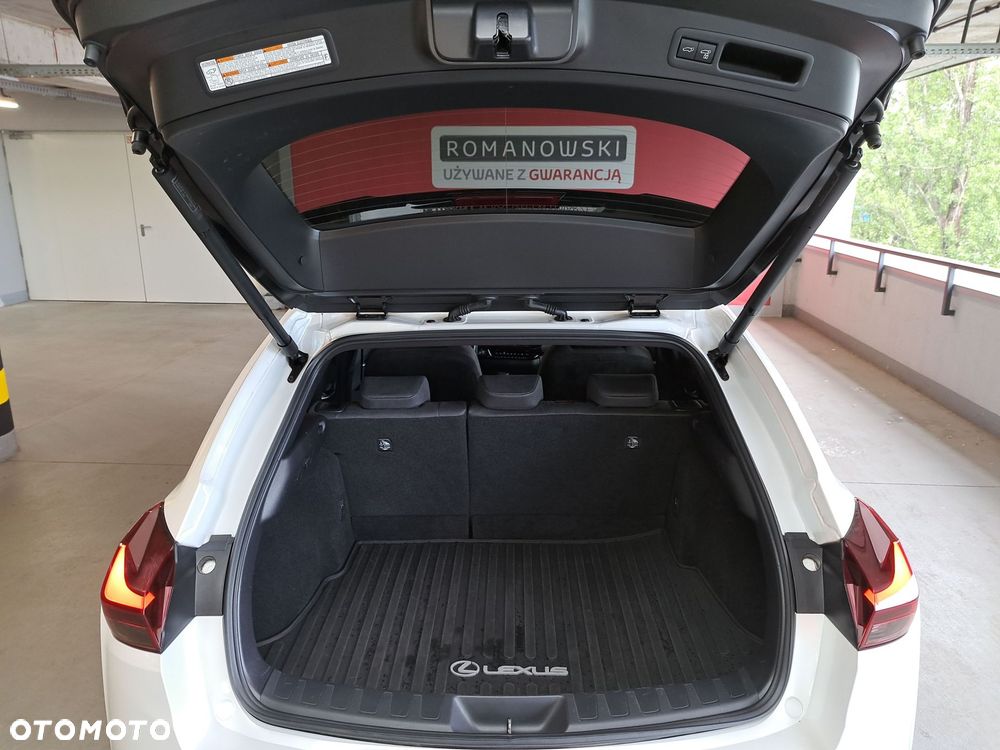 Lexus UX - 14
