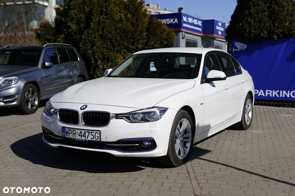 BMW Seria 3 318i Sport Line