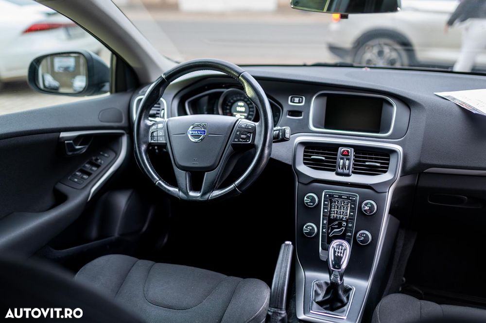 Volvo V40 D2 Kinetic - 13