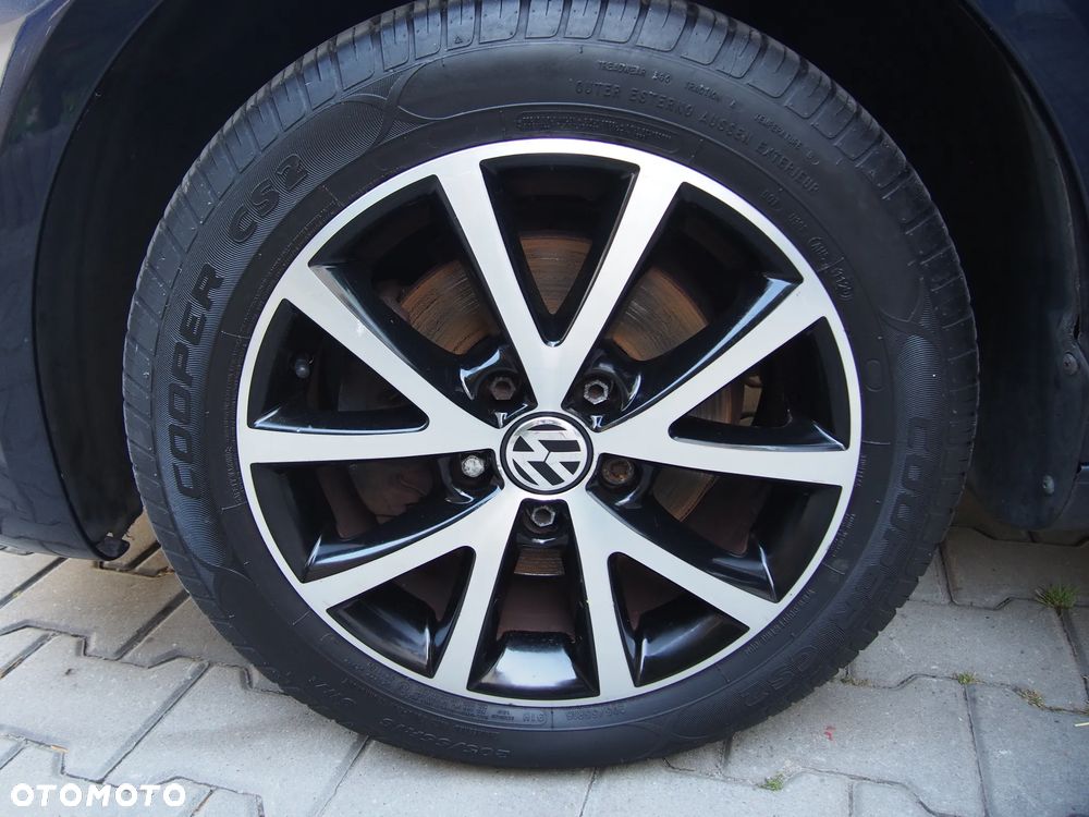 Volkswagen Touran 1.6 TDI DPF BlueMot Comfortline - 24