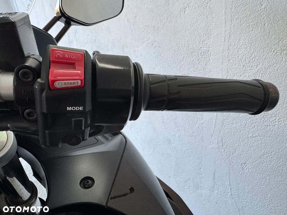 Yamaha FJR - 41