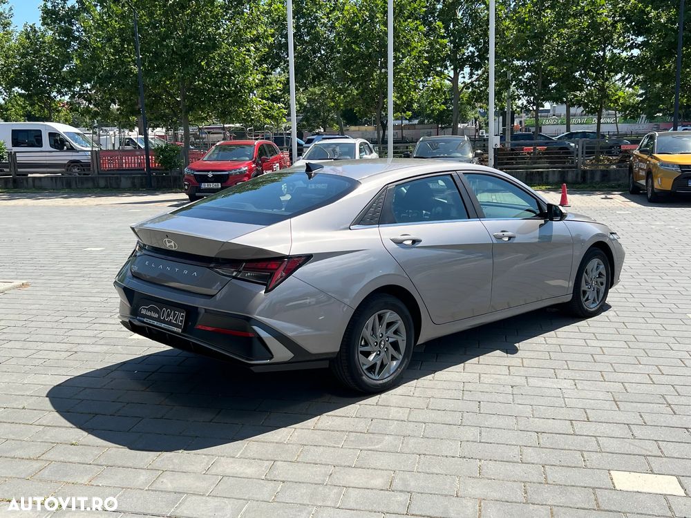 Hyundai Elantra 1.6 l 123 CP CVT Highway - 6