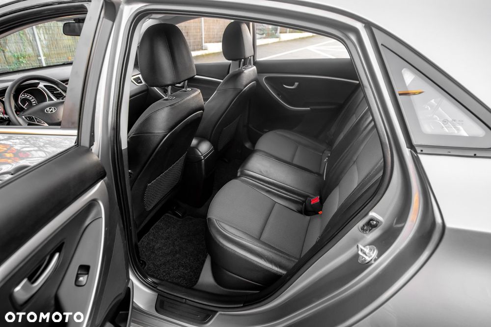 Hyundai i30 blue 1.6 GDI Passion - 23