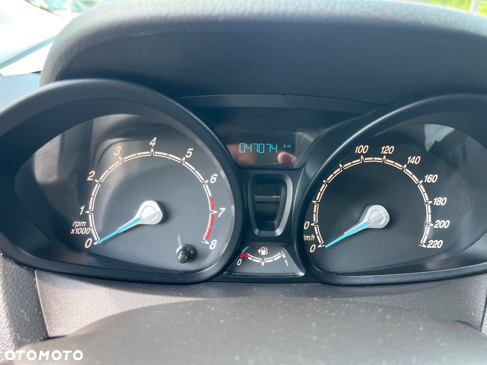 Ford Tourneo Courier 1.0 EcoBoost Ambiente - 20