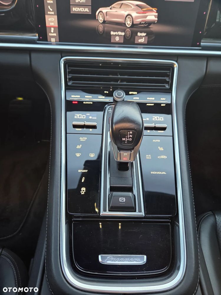 Porsche Panamera 4 - 38