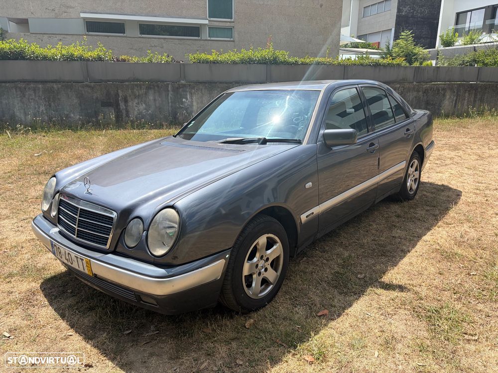 Mercedes-Benz E 220 D Elegance - 14