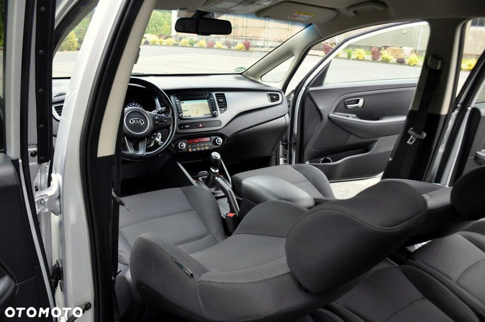 Kia Carens - 28