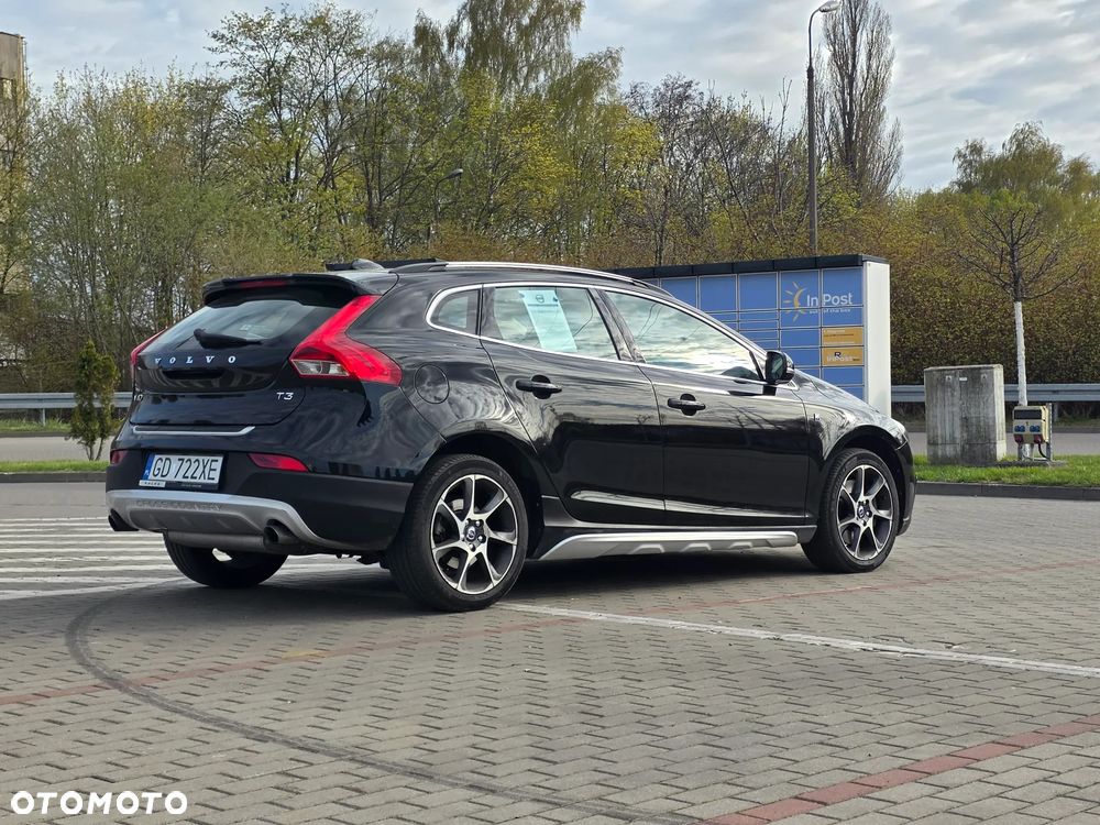 Volvo V40 Cross Country T3 Drive-E Ocean Race - 2