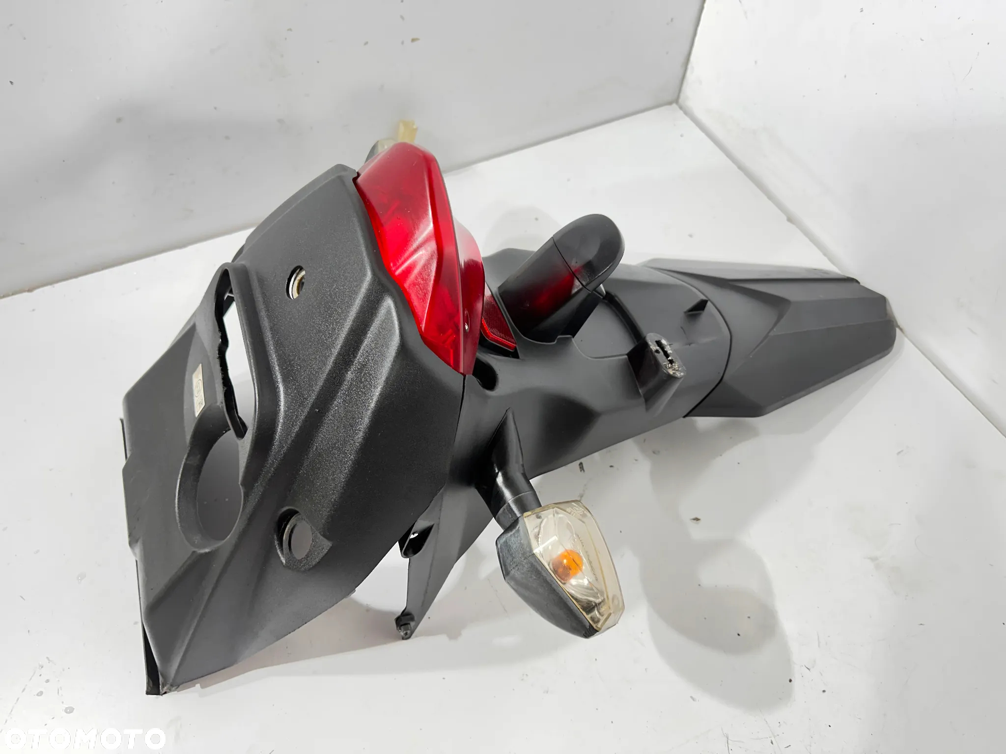 Lampa błotnik tył Sym Crox 50 - 9