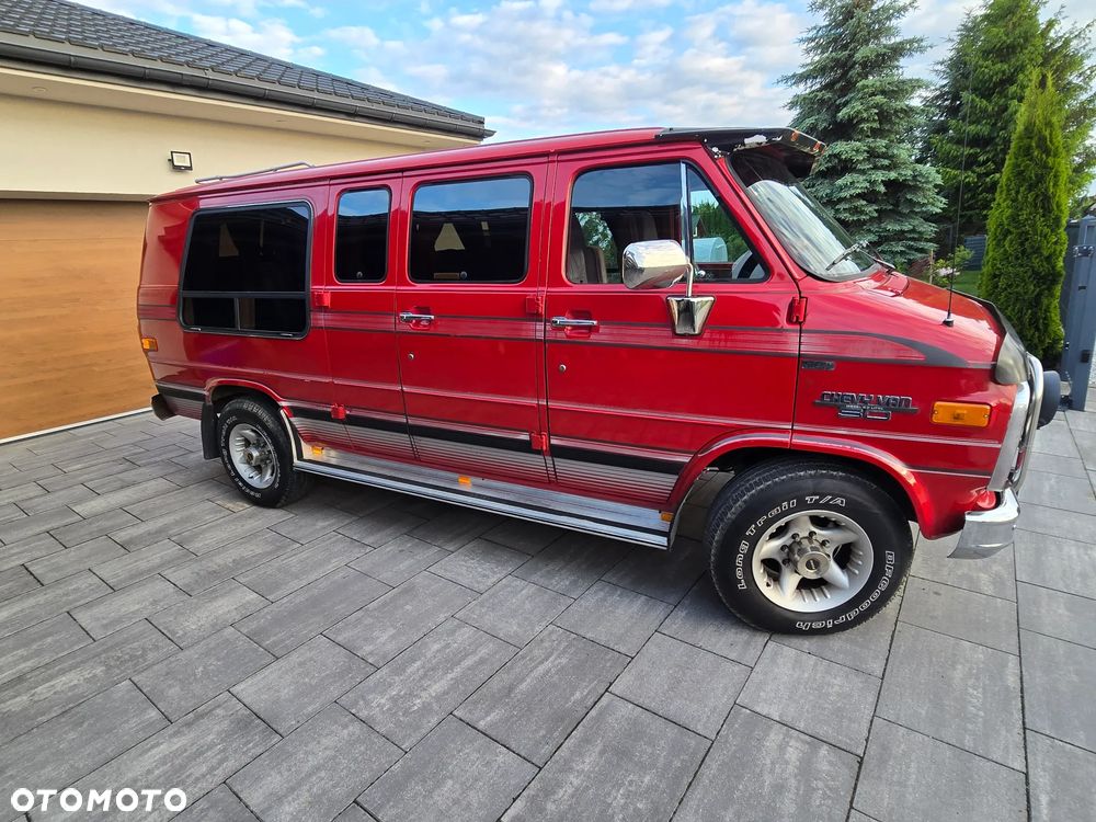 Chevrolet Chevy Van - 4