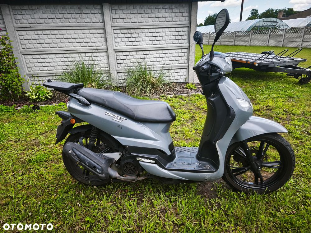 Peugeot Tweet - 1
