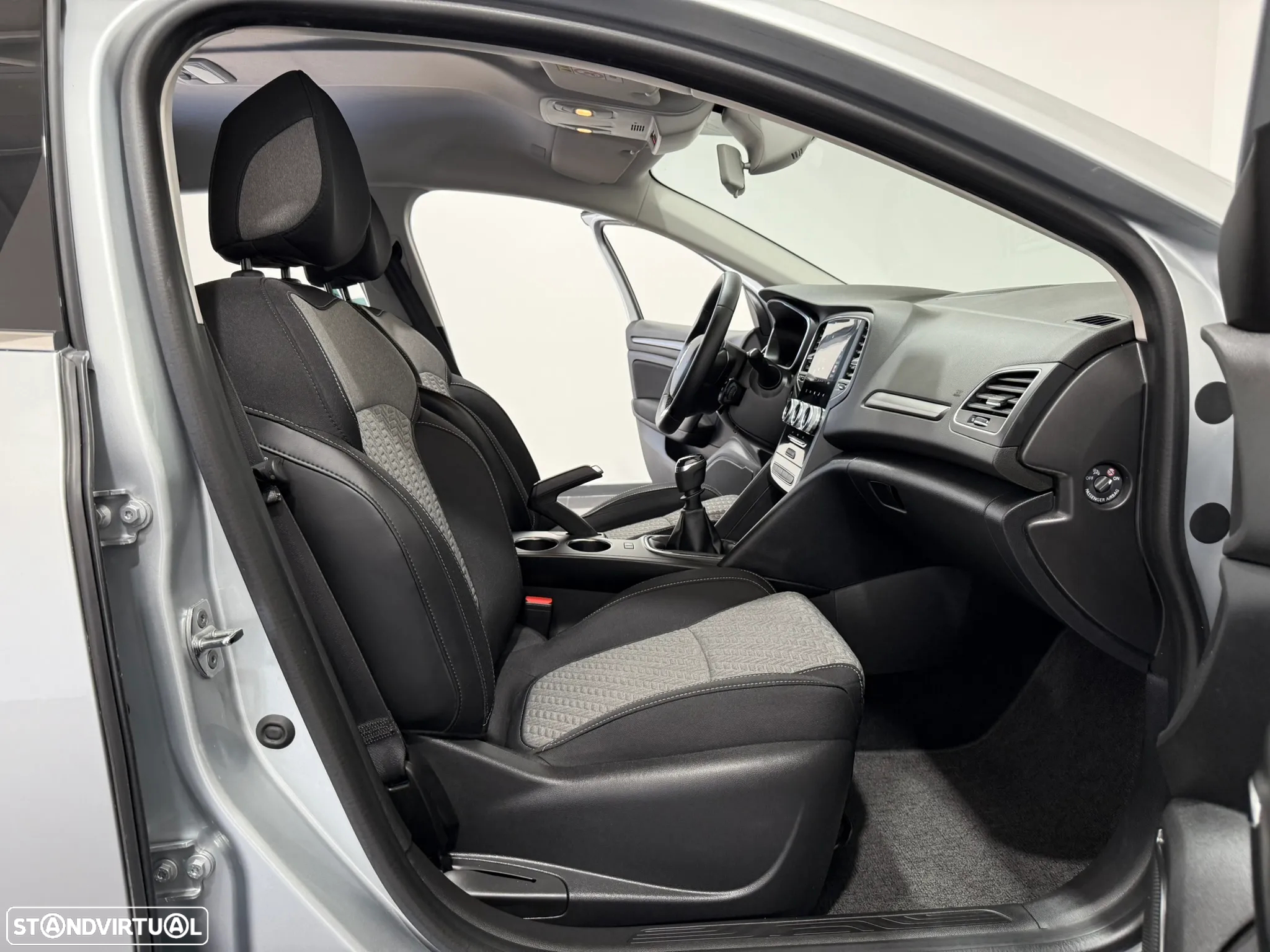 Renault Mégane Sport Tourer 1.5 Blue dCi Limited - 32