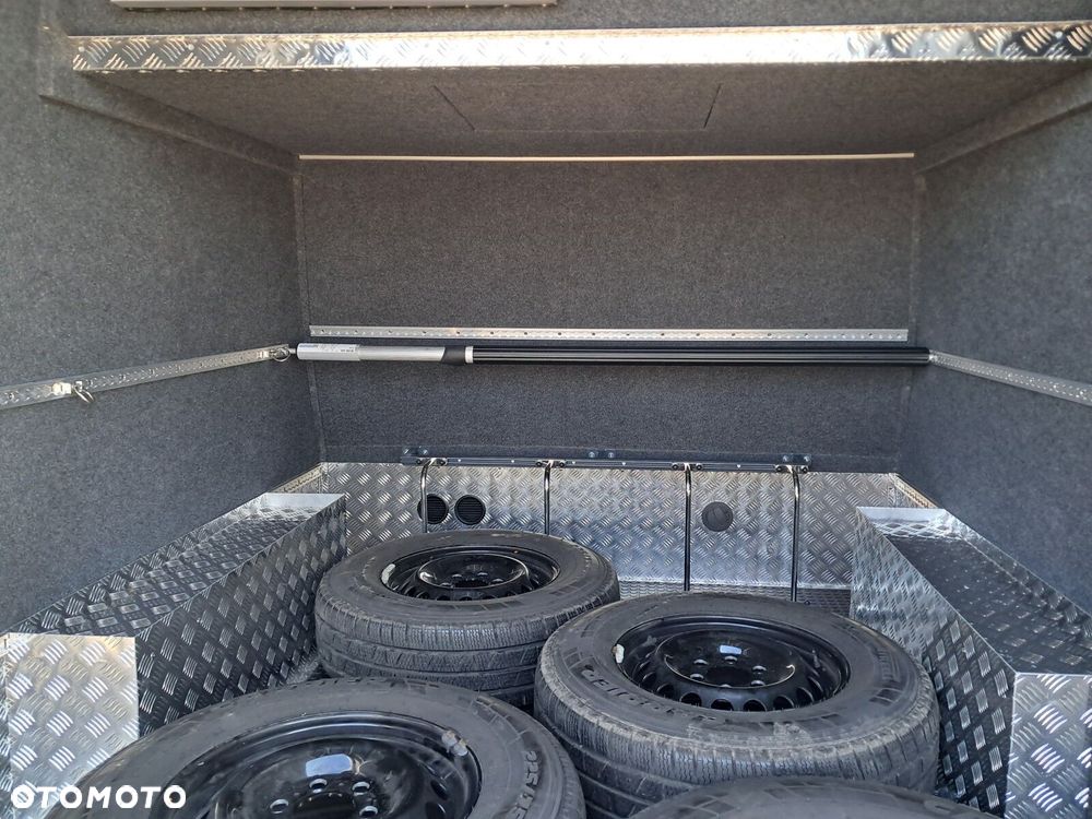 Mercedes-Benz Sprinter 319 - 14
