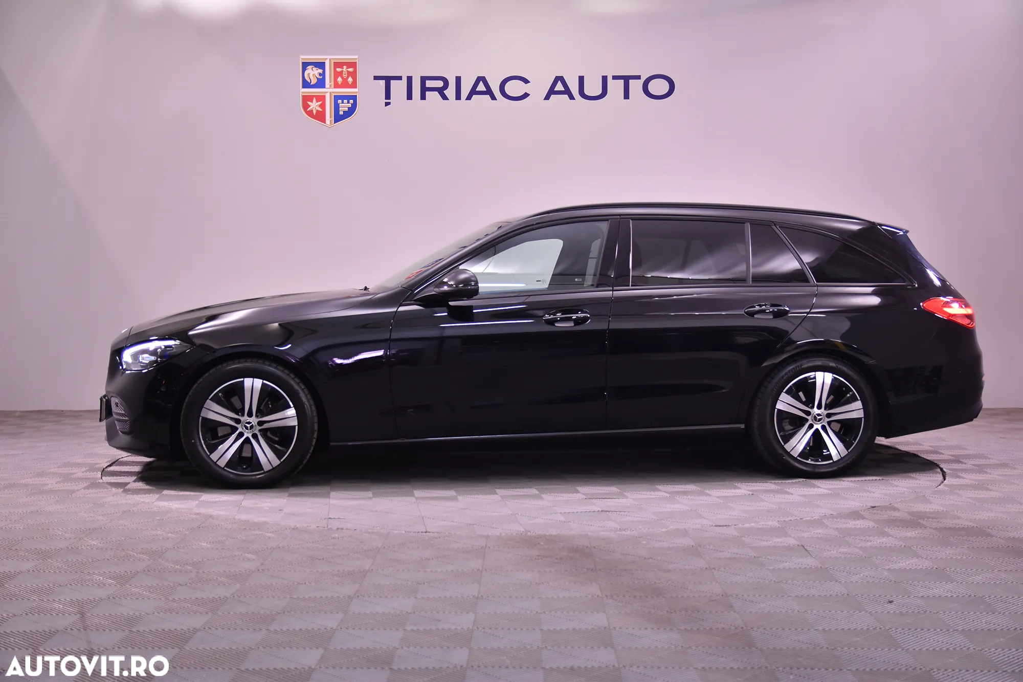 Mercedes-Benz C 220 d 4Matic T 9G-TRONIC - 2