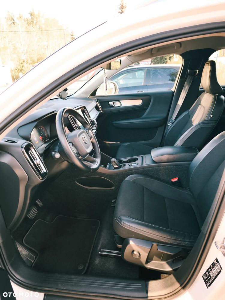 Volvo XC 40 T3 Momentum Pro - 16