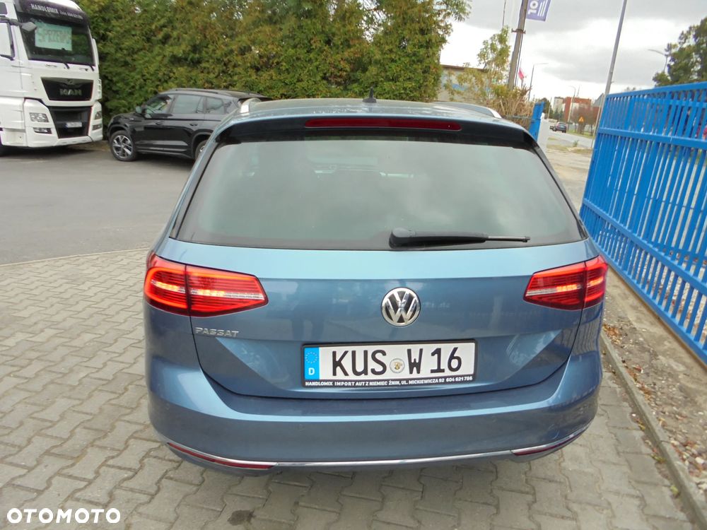 Volkswagen Passat Variant 2.0 TDI (BlueMotion Technology) Highline - 38