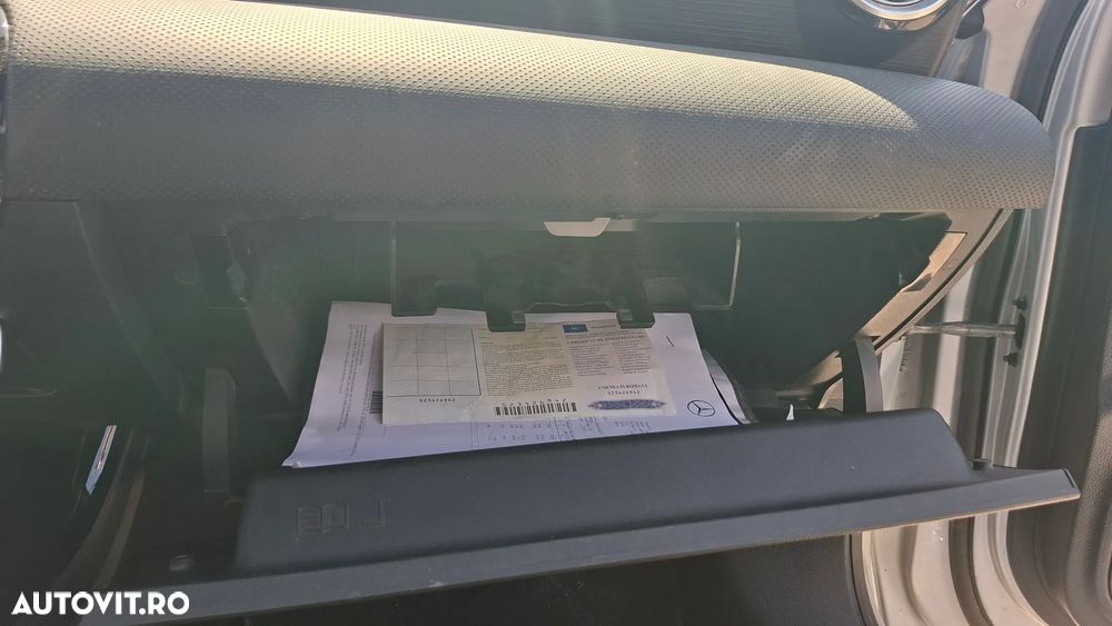 Mercedes-Benz A 250 e Aut. - 35