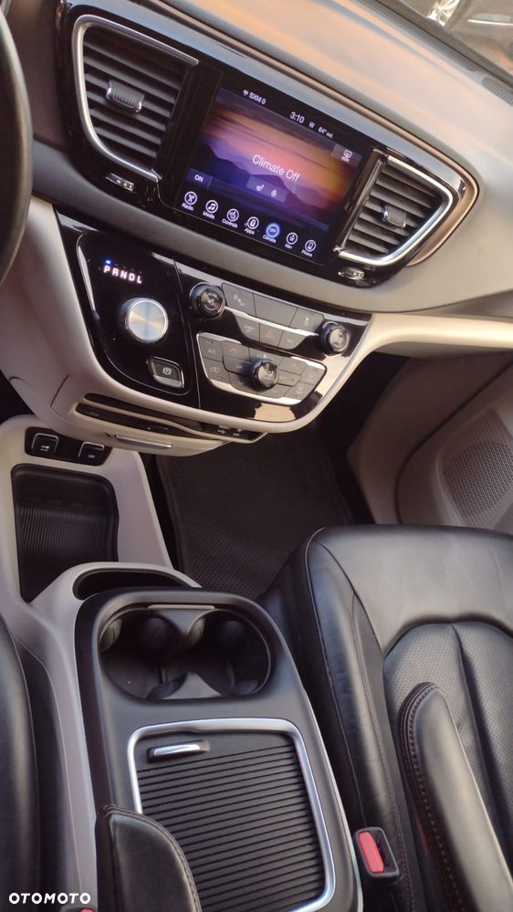 Chrysler Pacifica - 18
