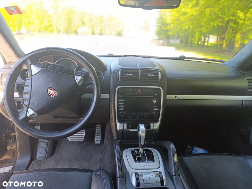 Porsche Cayenne Tiptronic S GTS - 11