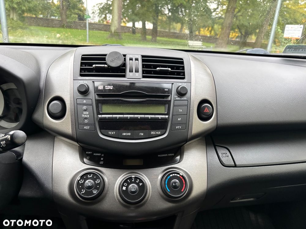 Toyota RAV4 - 10