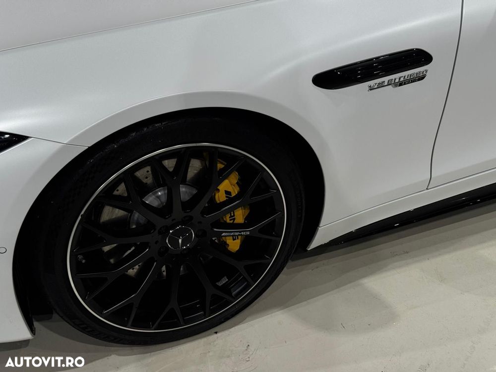 Mercedes-Benz SL 63 AMG - 35