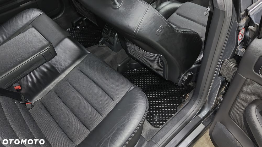 Audi A6 ver-a6-2-7t-quattro - 28