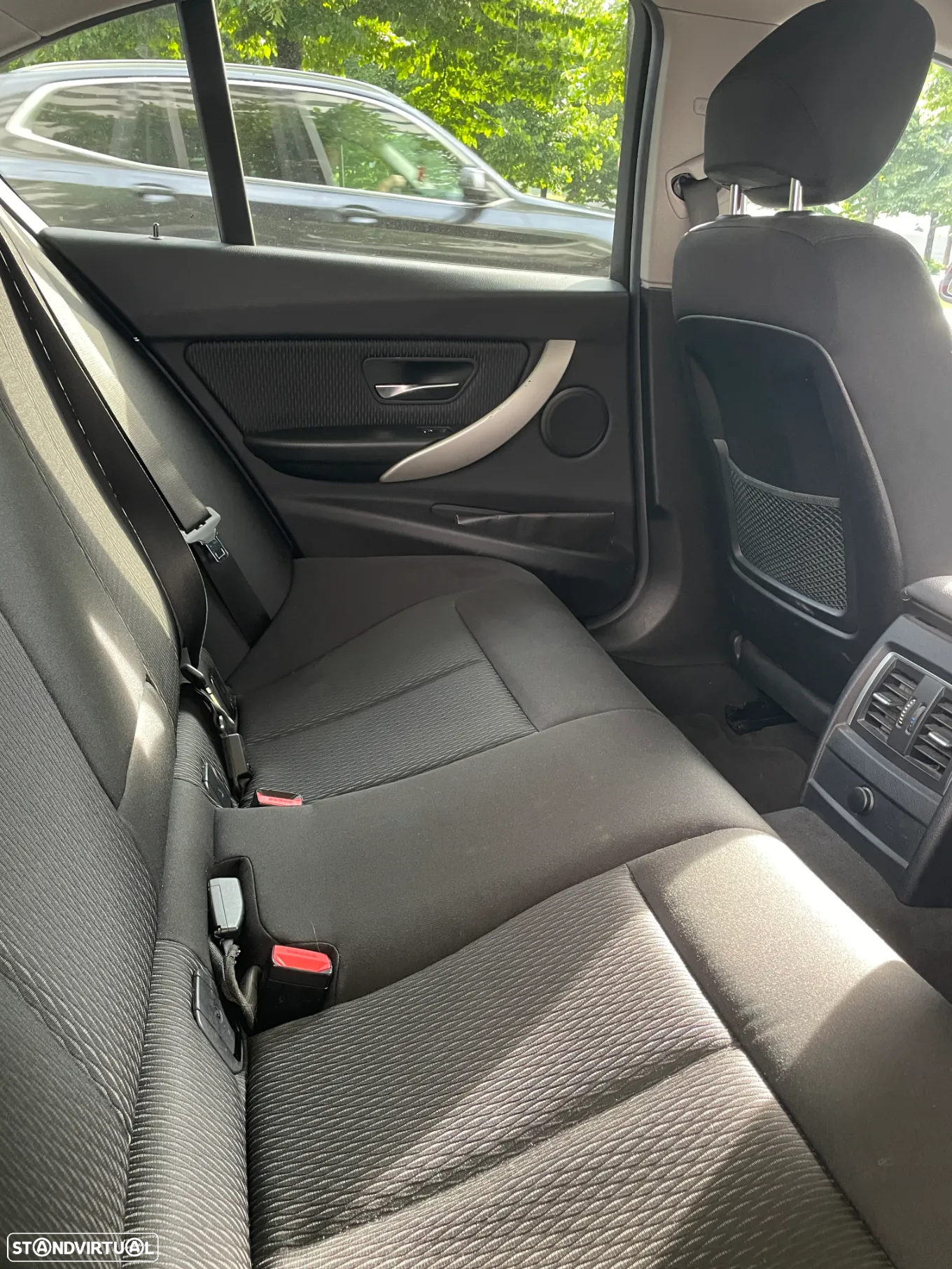 BMW 330 e iPerformance - 10