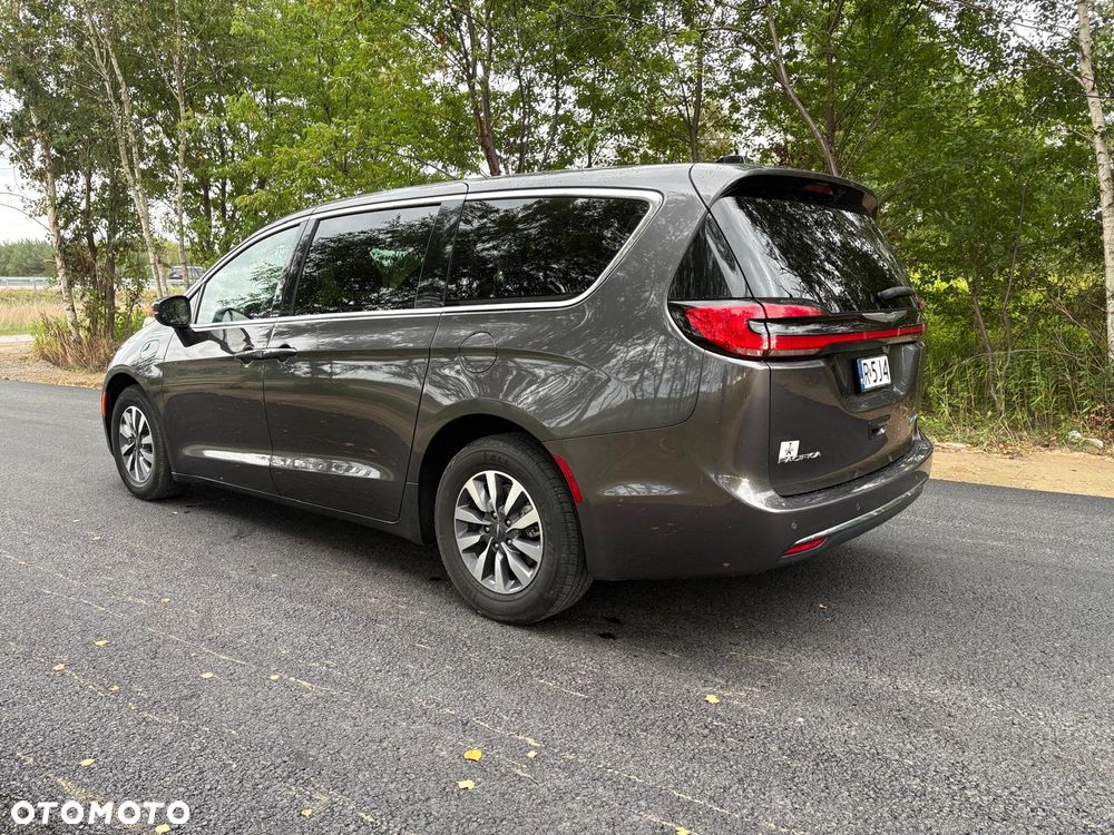 Chrysler Pacifica - 4