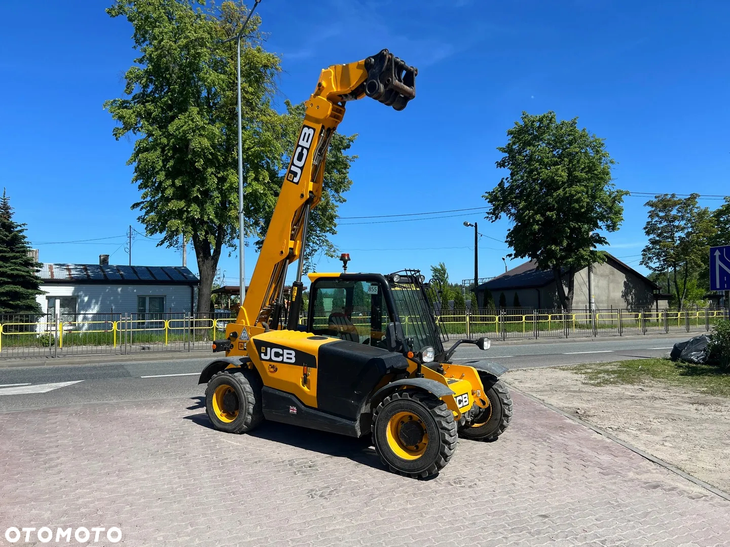JCB 525-60 Hi-Viz - 11