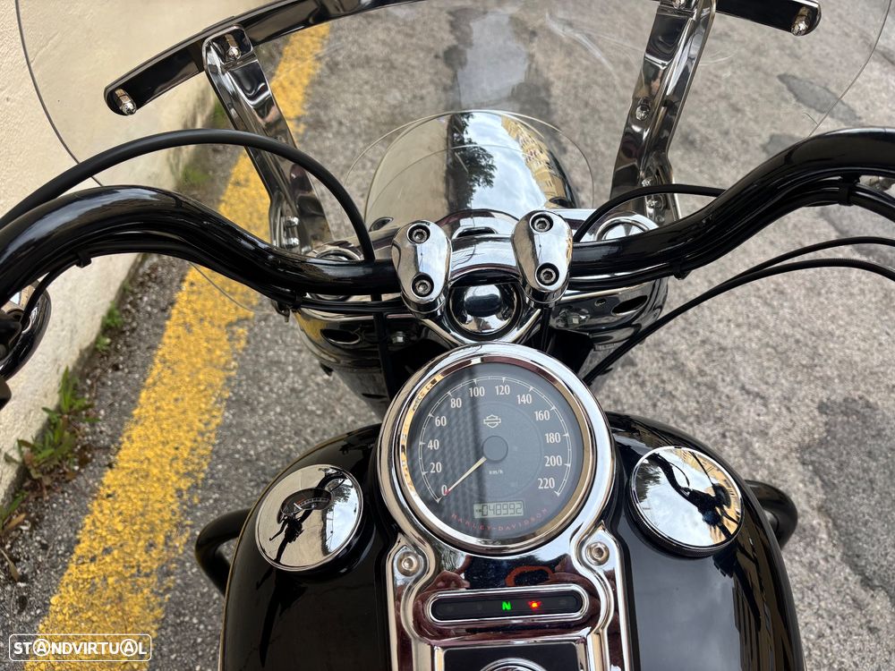 Harley-Davidson FL Switchback - 14