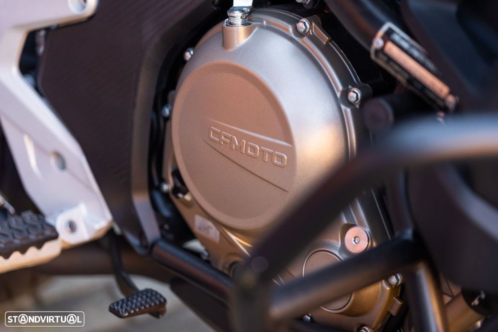 CF Moto 650MT - 13