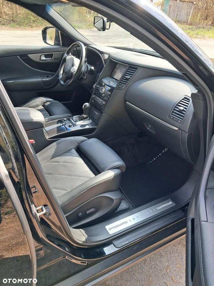 Infiniti FX - 10
