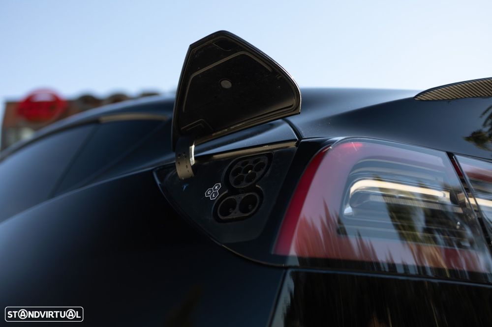 Tesla Model Y Standard RWD - 28