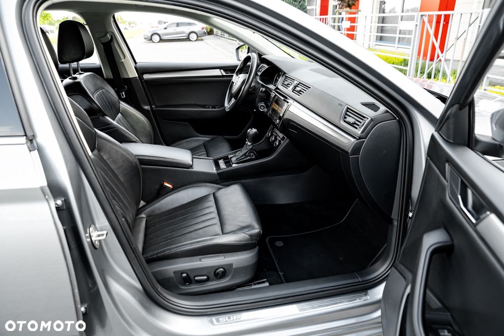 Skoda Superb 2.0 TDI 4x4 L&K DSG - 25