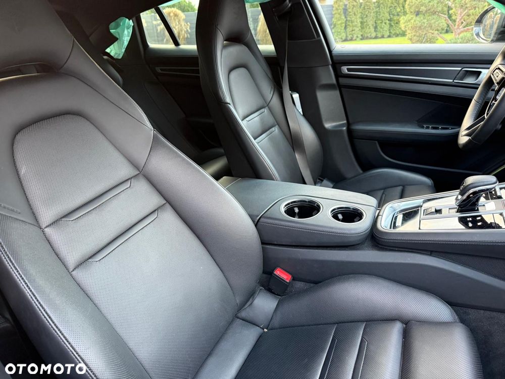 Porsche Panamera - 24