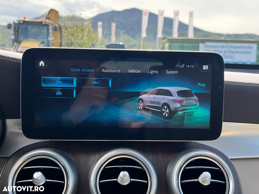 Mercedes-Benz GLC 300 4MATIC - 26