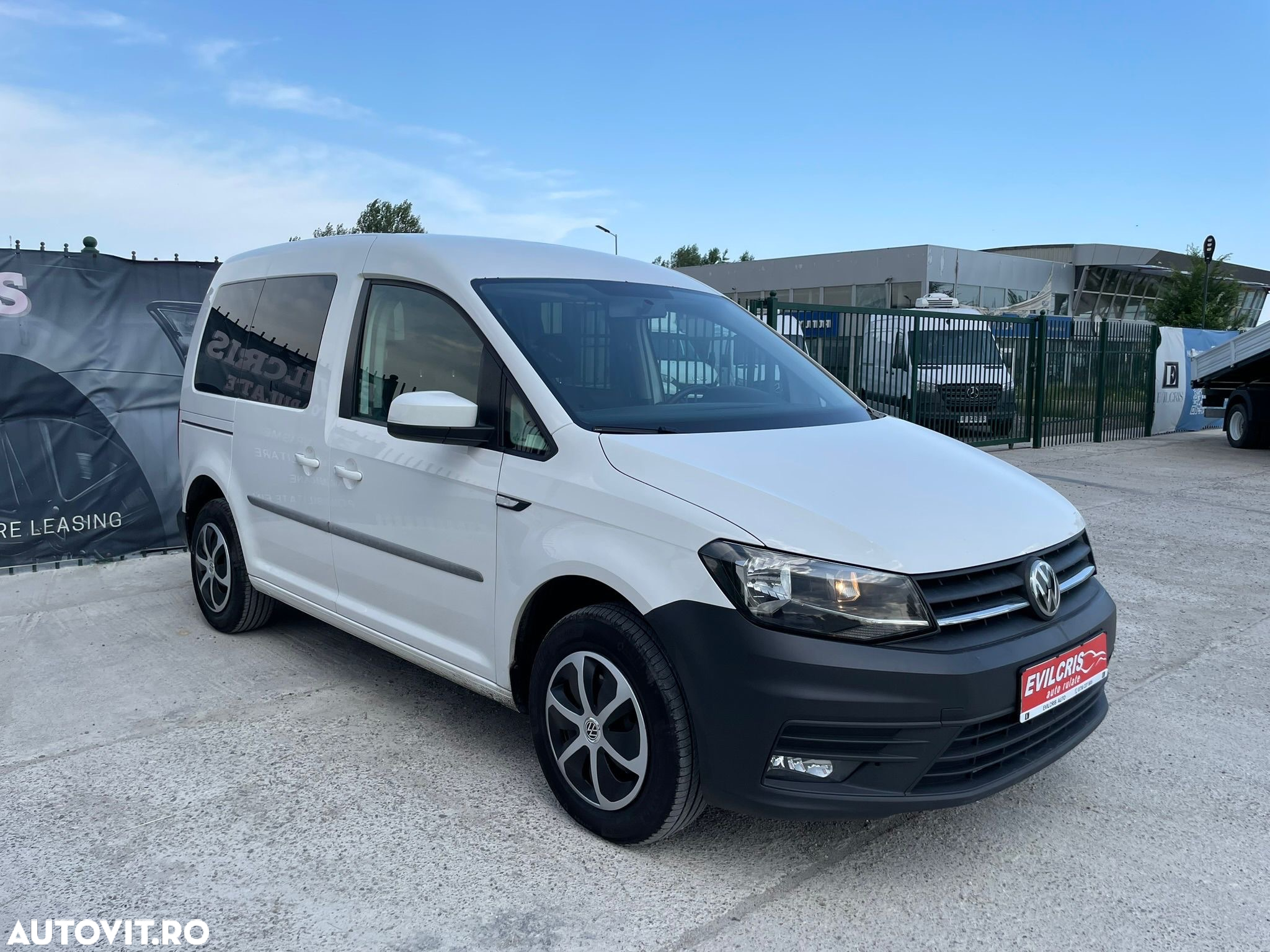 Volkswagen Caddy - 5