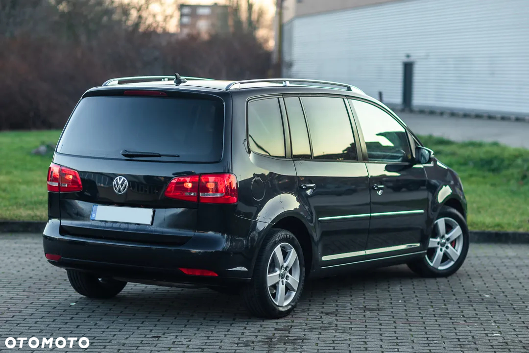 Volkswagen Touran 2.0 TDI DPF DSG Highline - 12