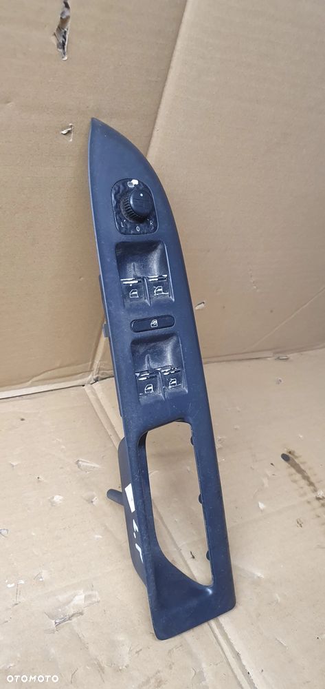Przełącznik panel szyb lewy przód VW Golf V Plus 5M1867371B - 2