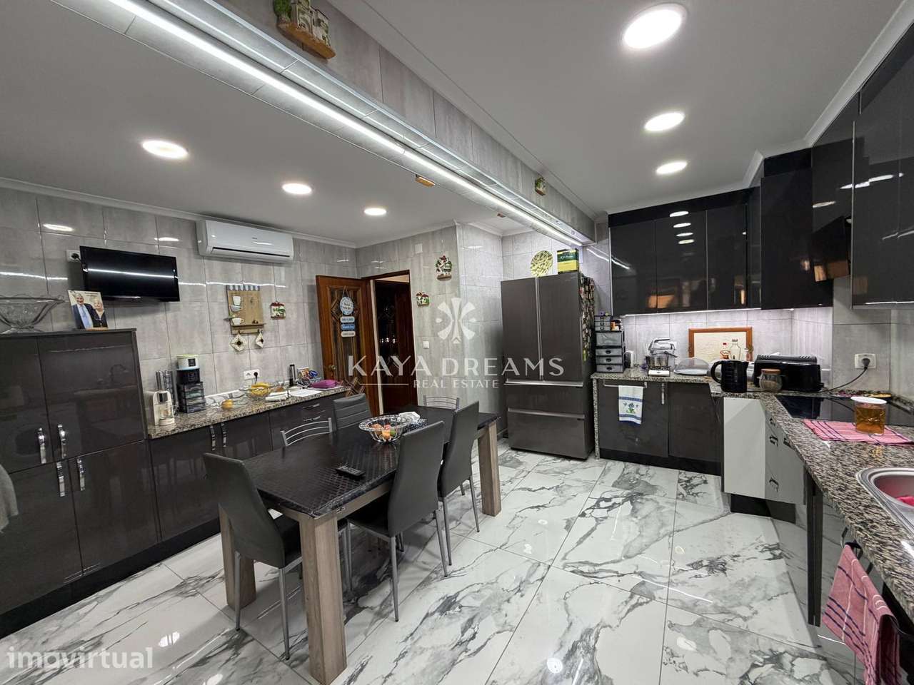 Apartamento T3 totalmente remodelado transformado em T2 com arrecad... - Grande imagem: 5/44