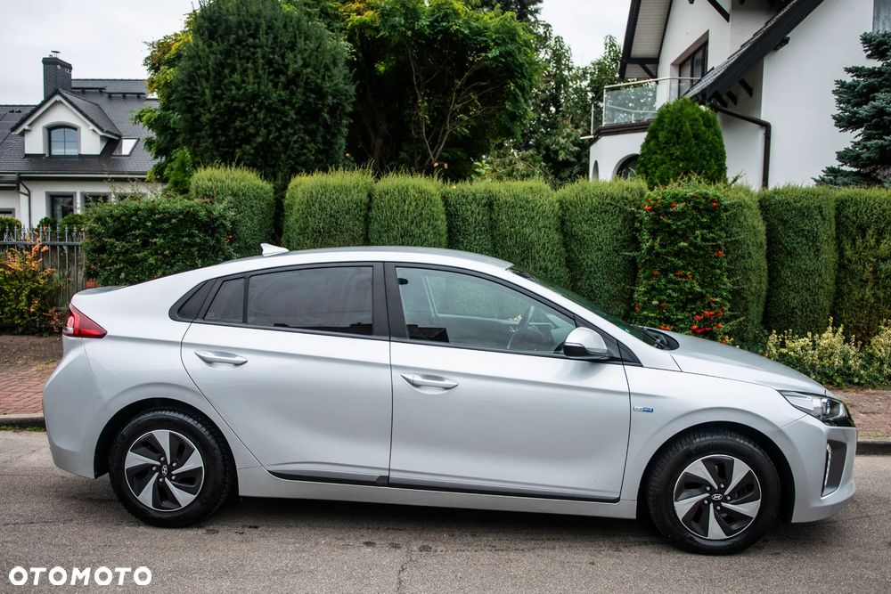 Hyundai IONIQ 1.6 GDI Premium - 4