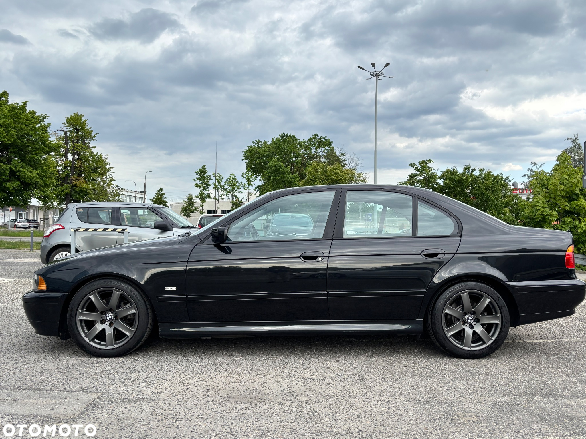 BMW Seria 5 520i - 8