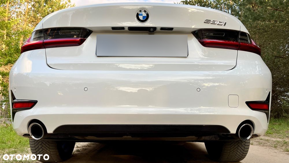 BMW Seria 3 330i Sport Line - 35