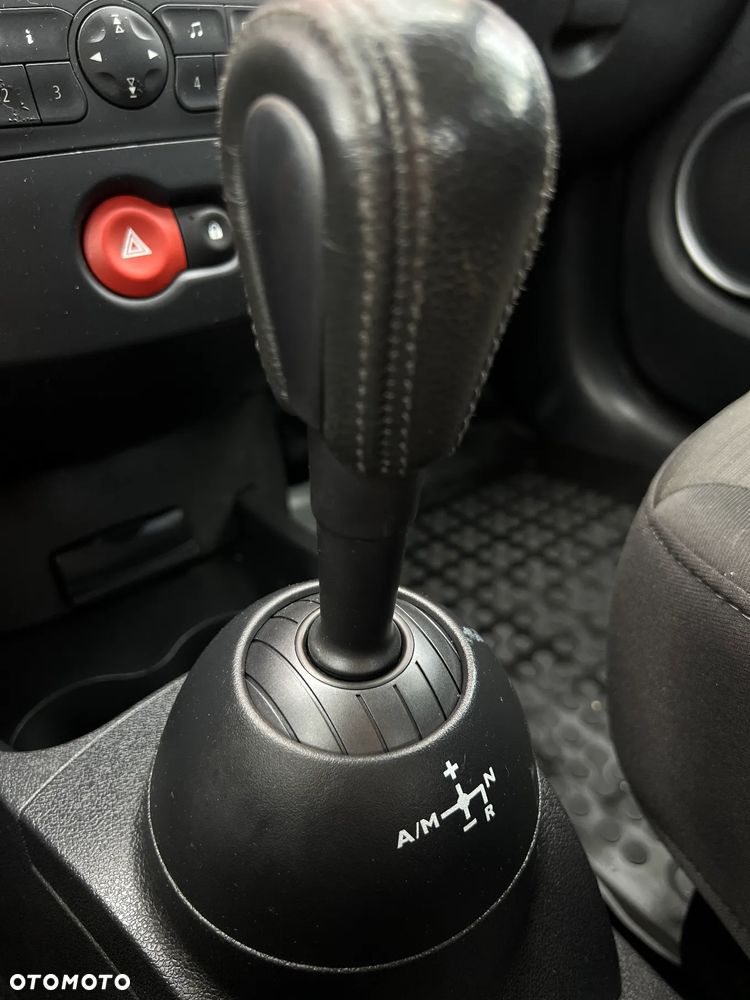 Renault Clio - 24