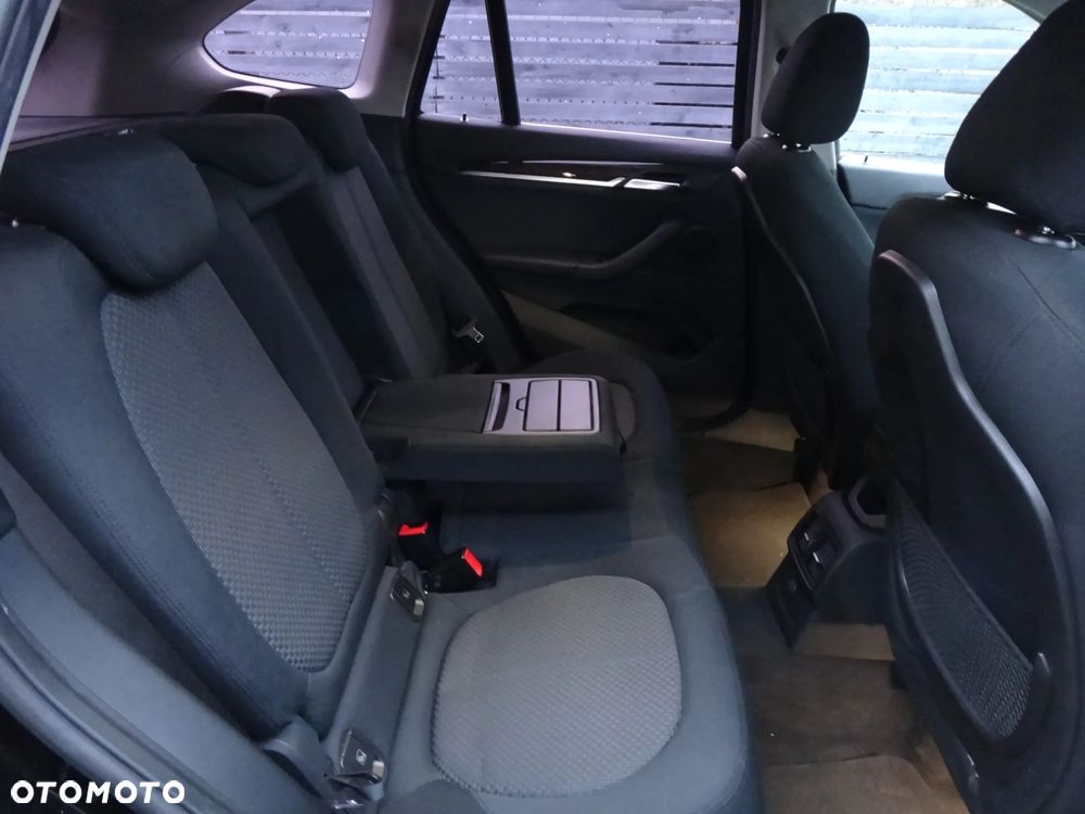 BMW X1 xDrive20i - 11